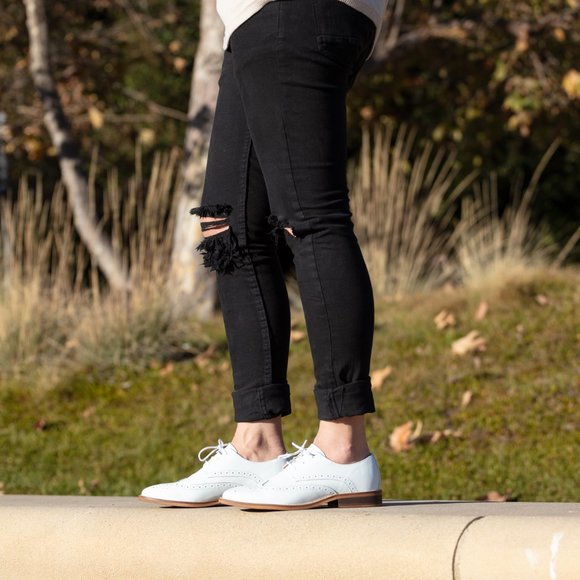 White Wingtip Oxford - Confidence Collection - Picture 5 of 9